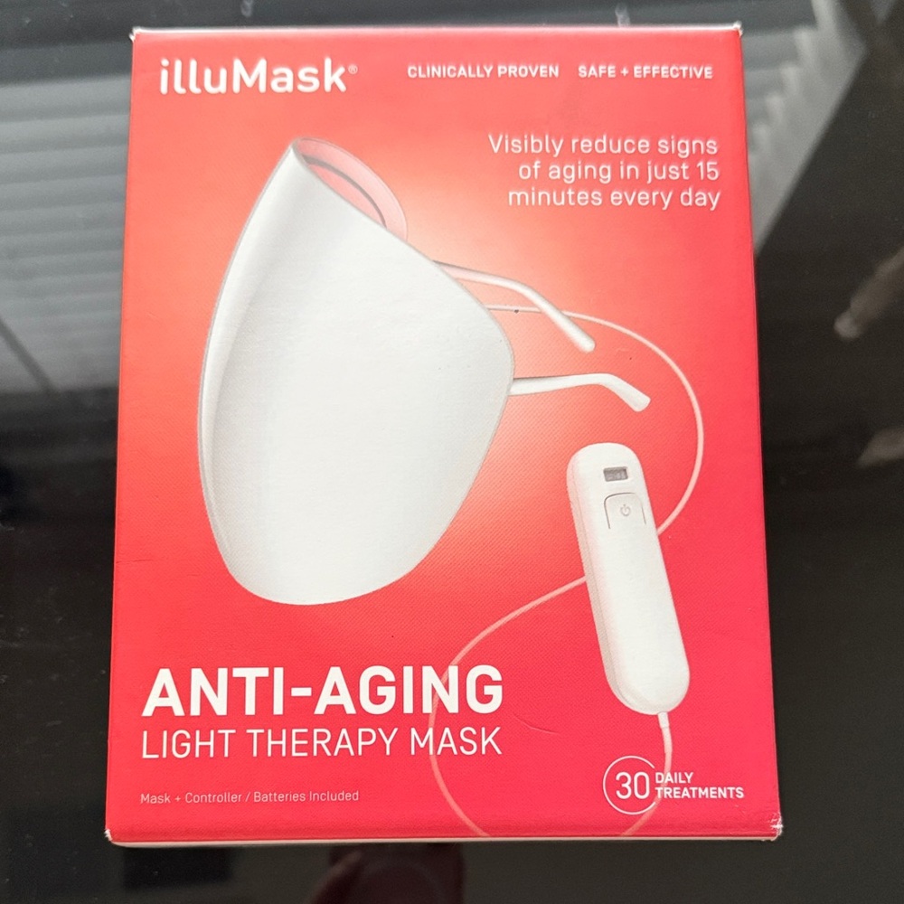 illuMask Anti-Aging Light Therapy Mask in White (NEW)